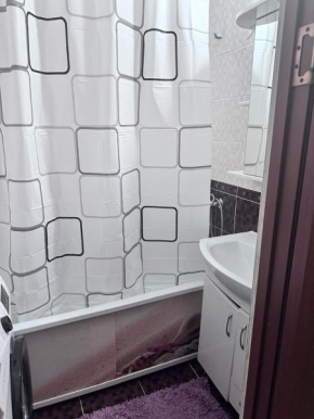House, Aktobe